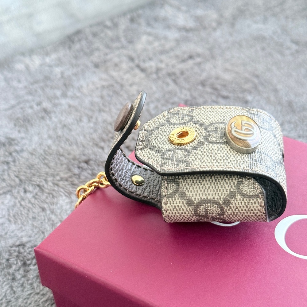 Authentic Gucci Monogram Key Holder with Gold Hardware and Pink Box Accent